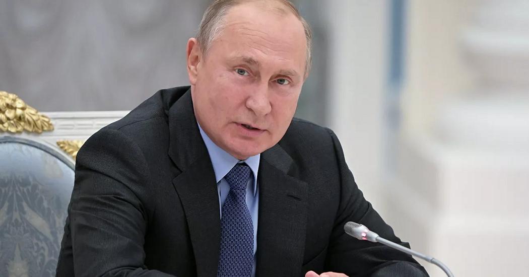 Путин поручил проанализировать практику по делам об оскорблении в Сети