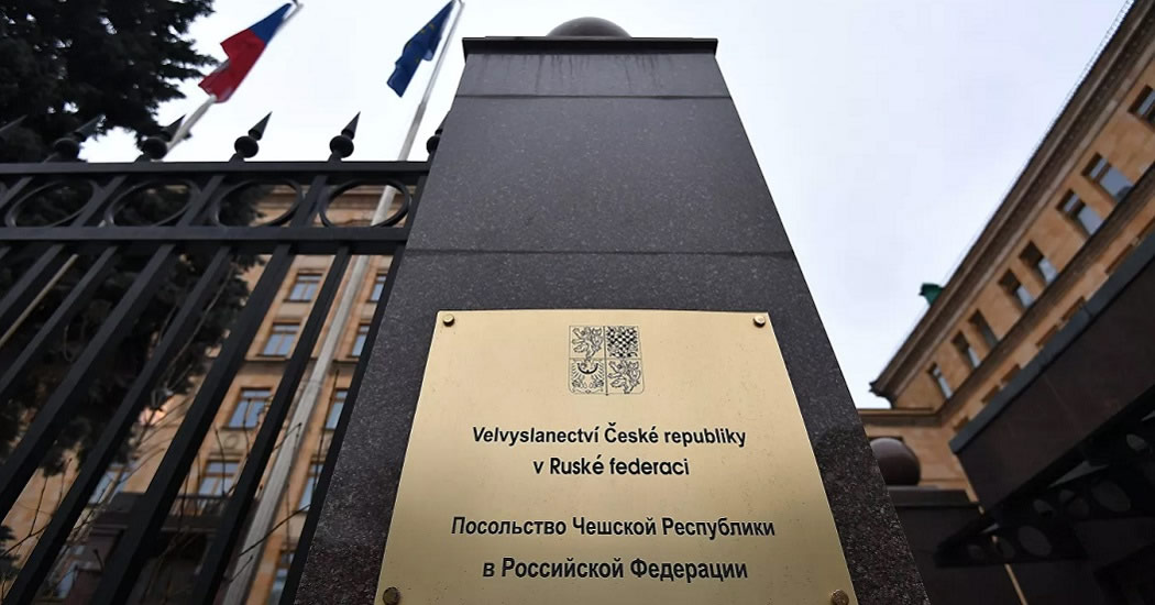 Россия потребовала сократить штат посольства Чехии