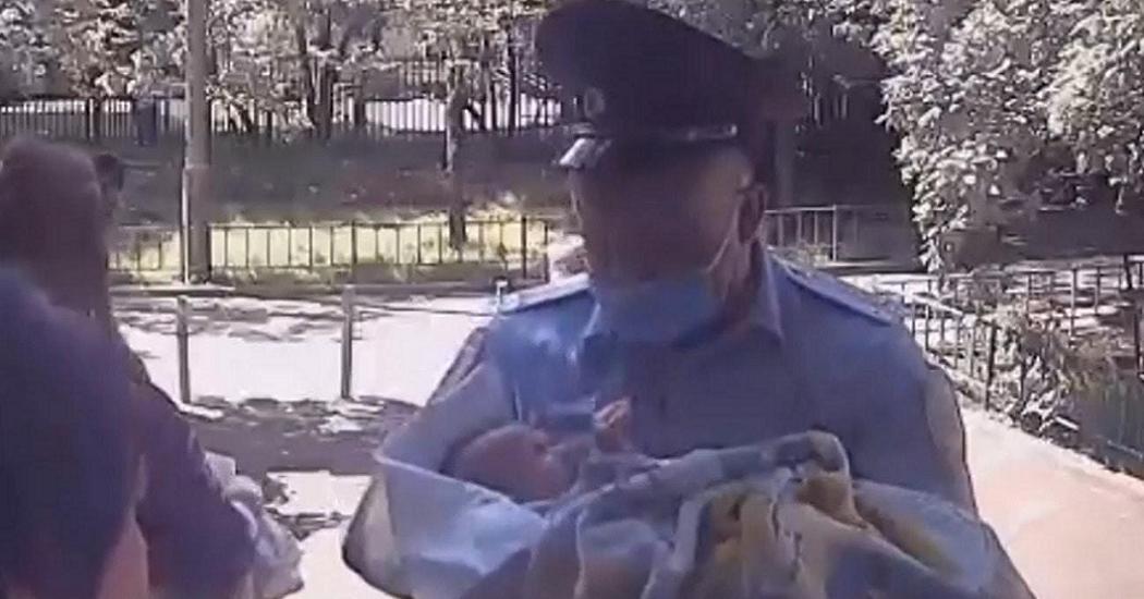 Пять беспризорных новорожденных нашли в квартире в Москве