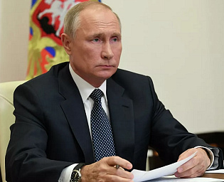  Путину доверяют 65,1% россиян, показал опрос