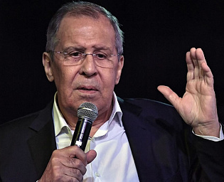  «Медведям в РФ лучше, чем индейцам в США»: Лавров пошутил про стереотипы о России