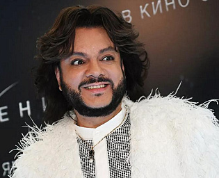  "Дурдом!": в Сети возмутились кроссовками Киркорова за миллион рублей