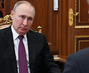  Путин предложил запретить двойное гражданство муниципальных служащих