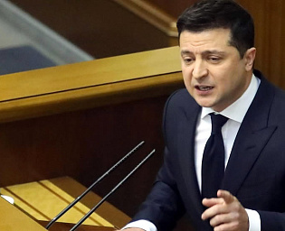  Зеленский подписал закон, упрощающий получение гражданства Украины "преследуемыми" в РФ