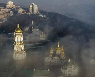  Киев признал недействительной передачу Киево-Печерской лавры УПЦ