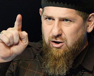  Песков не стал комментировать слова Кадырова в адрес Макрона и оценил идею повышения рождаемости