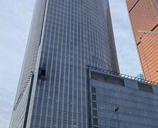  В одной из башен "Москвы-Сити" после падения БПЛА повреждено остекление
