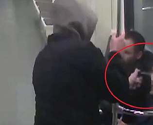  В Москве задержали двух подростков, избивших битой пассажиров в метро