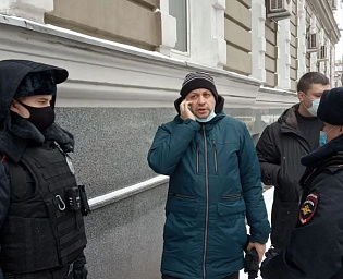  Полиция задержала главного редактора "Медиазоны"