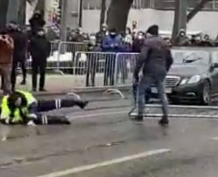  В Петербурге задержан подозреваемый в нападении на сотрудников ДПС