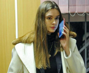  Модель, которая украла из сейфа депутата 22 миллиона получила 4 года колонии