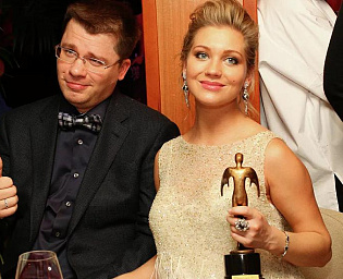  Адвокат рассказал о подробностях развода Харламова и Асмус, а Пригожин о "скелетах в шкафу"