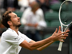 Россиянин Медведев впервые в карьере вышел в полуфинал Уимблдона