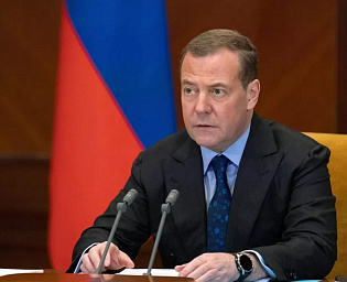  Медведев пообещал салют из "Калибров" будущему танковому заводу Rheinmetall на Украине