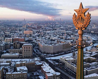  В сталинской высотке в Москве произошел пожар