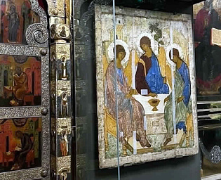  Икону Рублёва «Троица» доставили в Троице-Сергиеву лавру