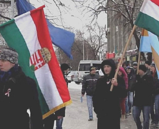  На Украине заявили об угрозе раздела страны Польшей, Венгрией и Румынией