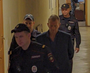  В Омске приговорили к 20 годам рецидивиста, изнасиловавшего школьницу