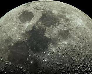  В РАН назвали заявление НАСА об обнаружении воды на Луне пиаром