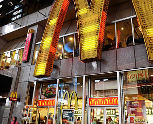  Во Франции в McDonald's выстроилась многокилометровая очередь