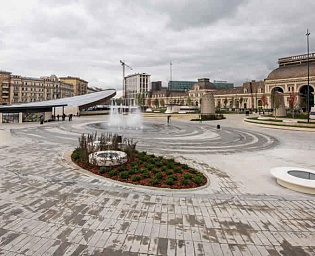  Собянин открыл после благоустройства центральную часть нового парка на Павелецкой площади