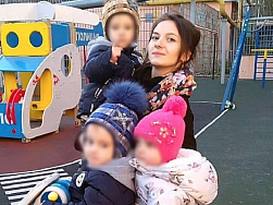 Сбегавшая из дома мать тройняшек из Туапсе выпустила видеообращение