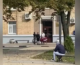  Россиянка привезла гроб с телом сестры к администрации подмосковного города