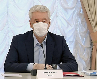  Собянин порекомендовал москвичам не выходить из дома в праздники