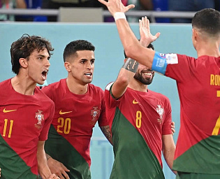  Португалия вышла в плей-офф чемпионата мира после победы над Уругваем