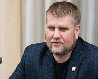  Депутат предложил лишить порноактрису "сахалинского гражданства"